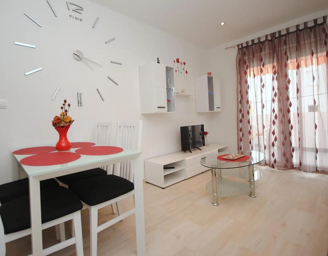 Holiday Apartments Lana Kastela Croatia