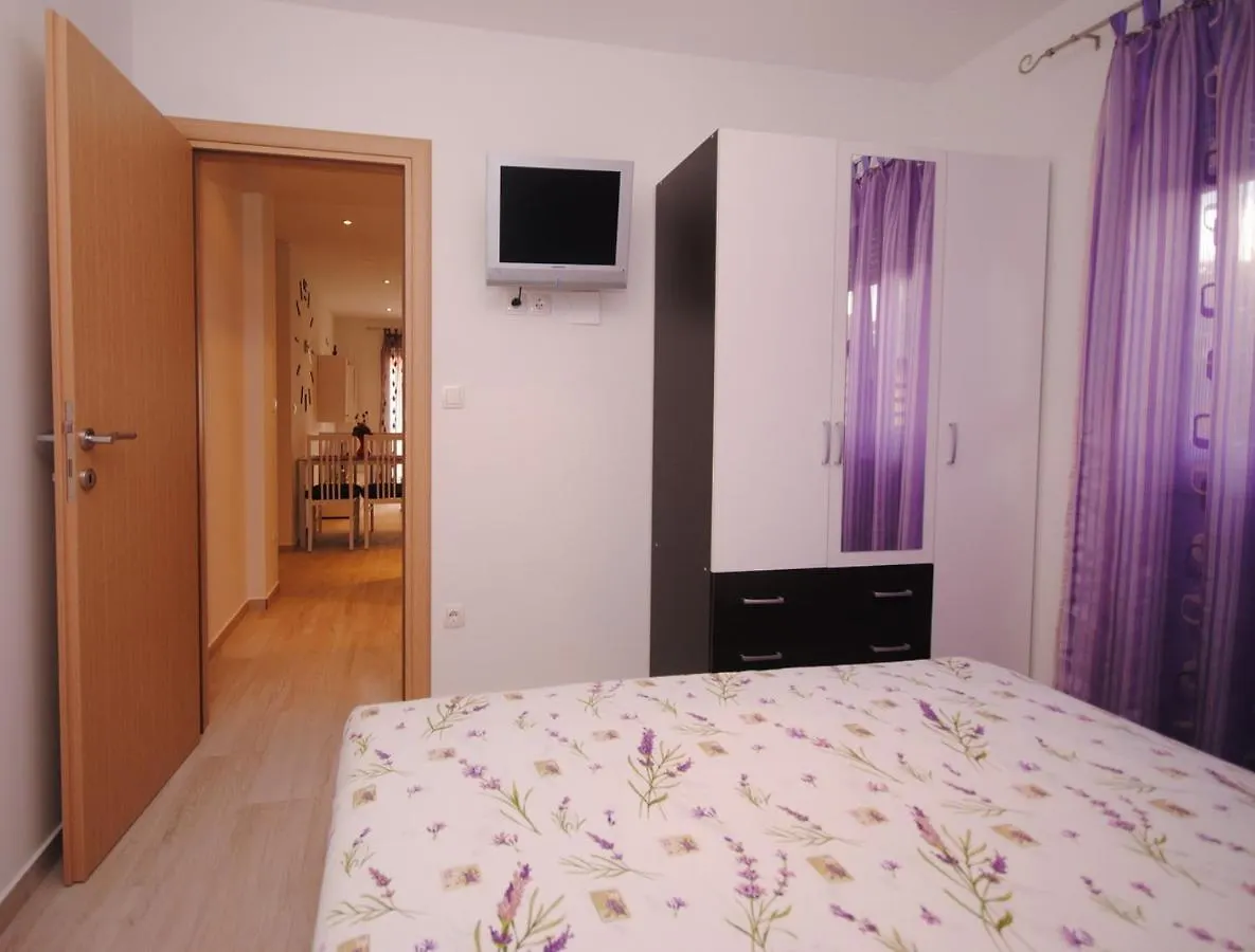 Holiday Apartments Lana Kastela