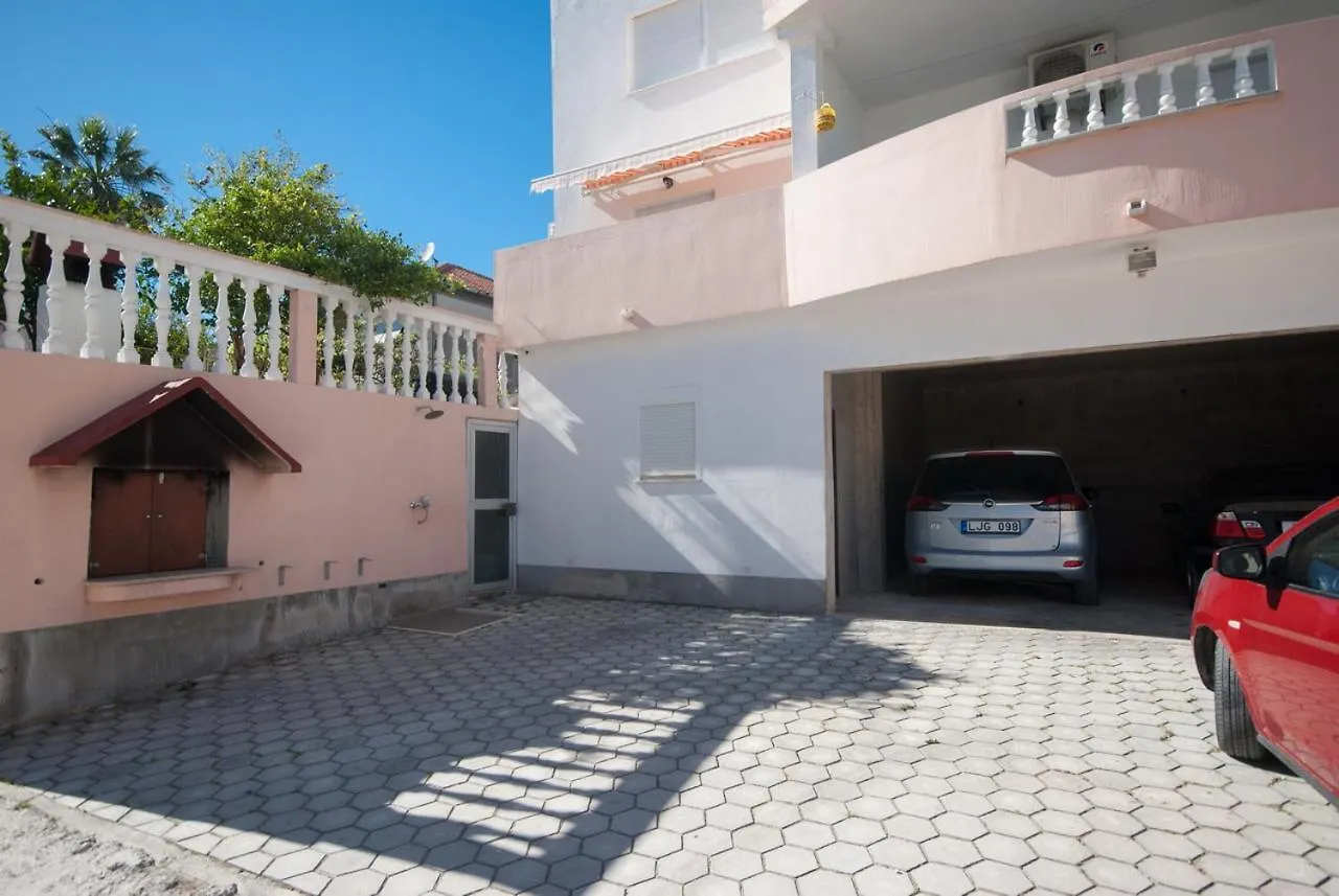Holiday Apartments Lana Kastela 0*,  Croatia