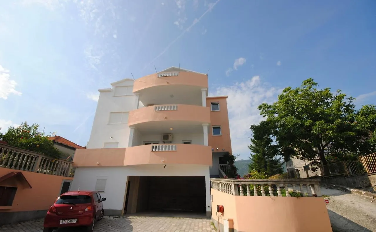 Holiday Apartments Lana Kastela 0*,