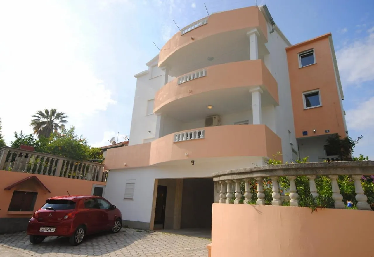 Holiday Apartments Lana Kastela