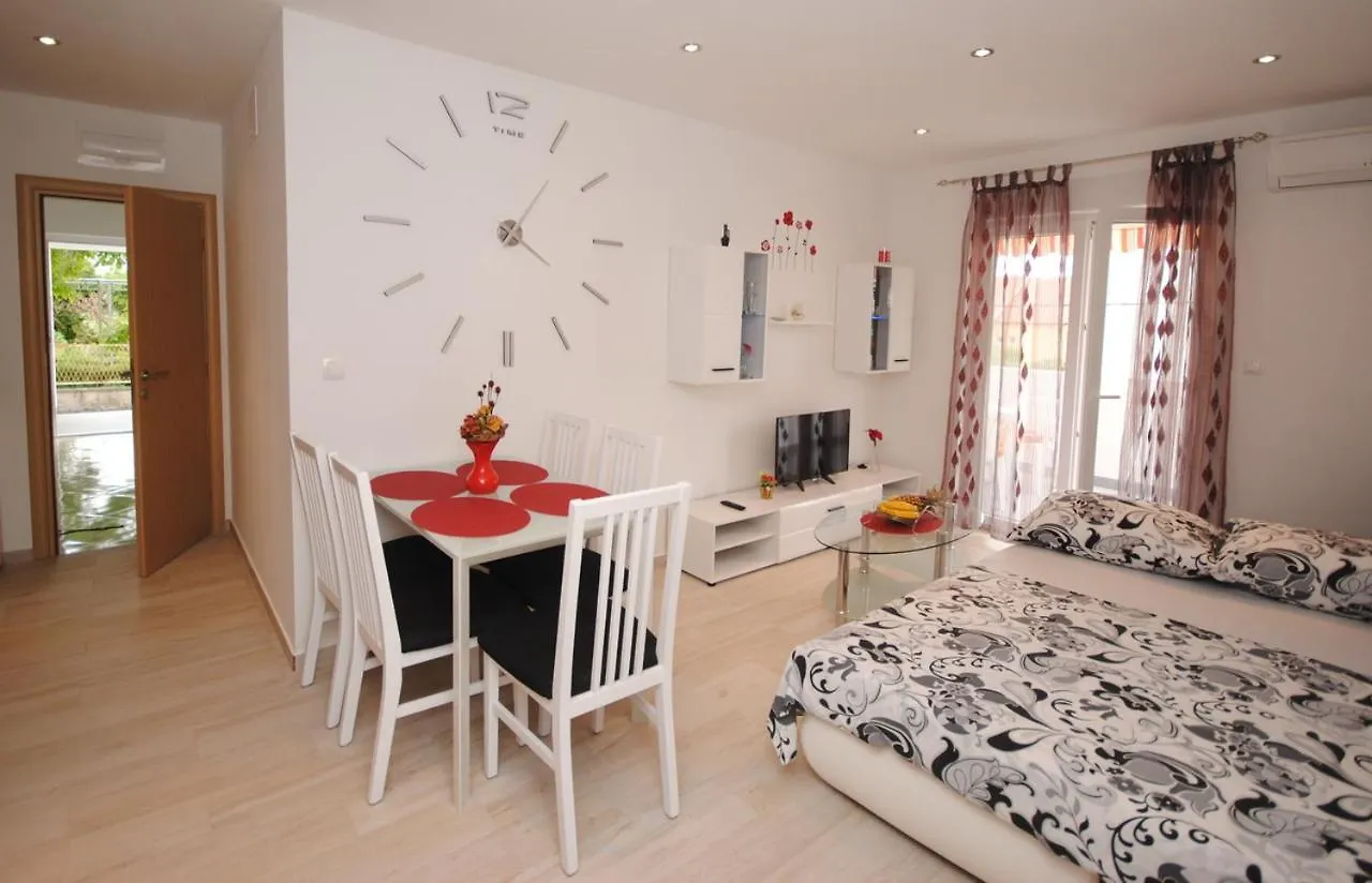 Holiday Apartments Lana Kastela 0*,
