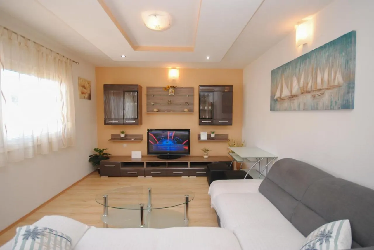 Holiday Apartments Lana Kastela