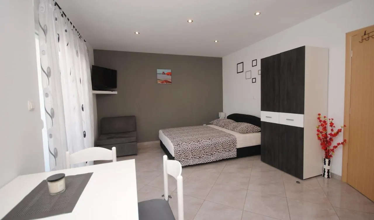 Holiday Apartments Lana Kastela
