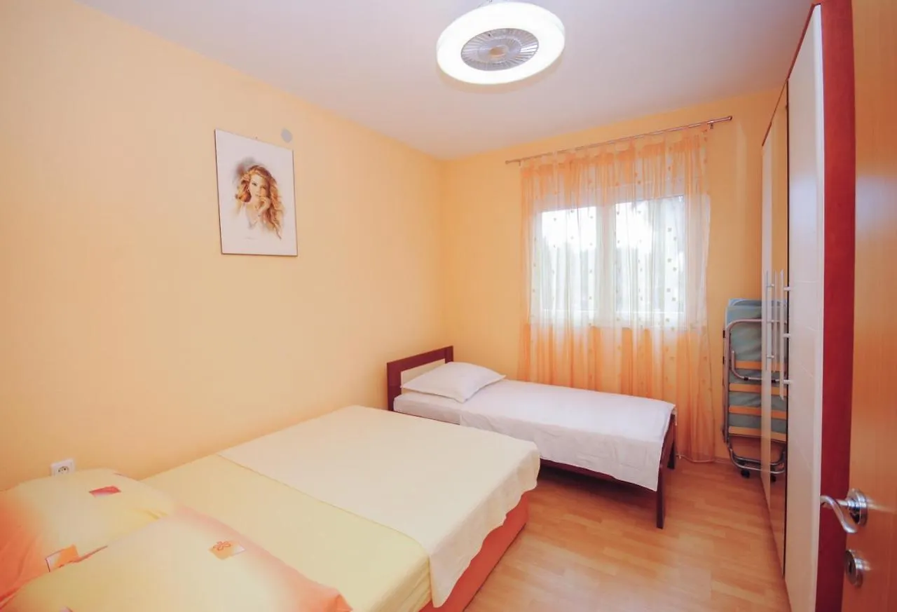 Holiday Apartments Lana Kastela 0*,  Croatia