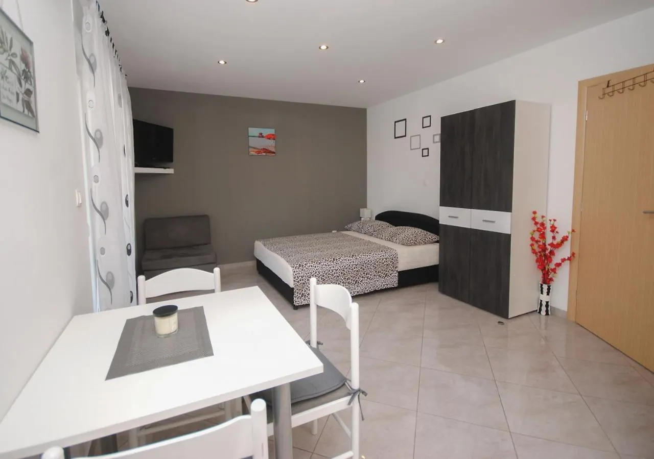 Holiday Apartments Lana Kastela