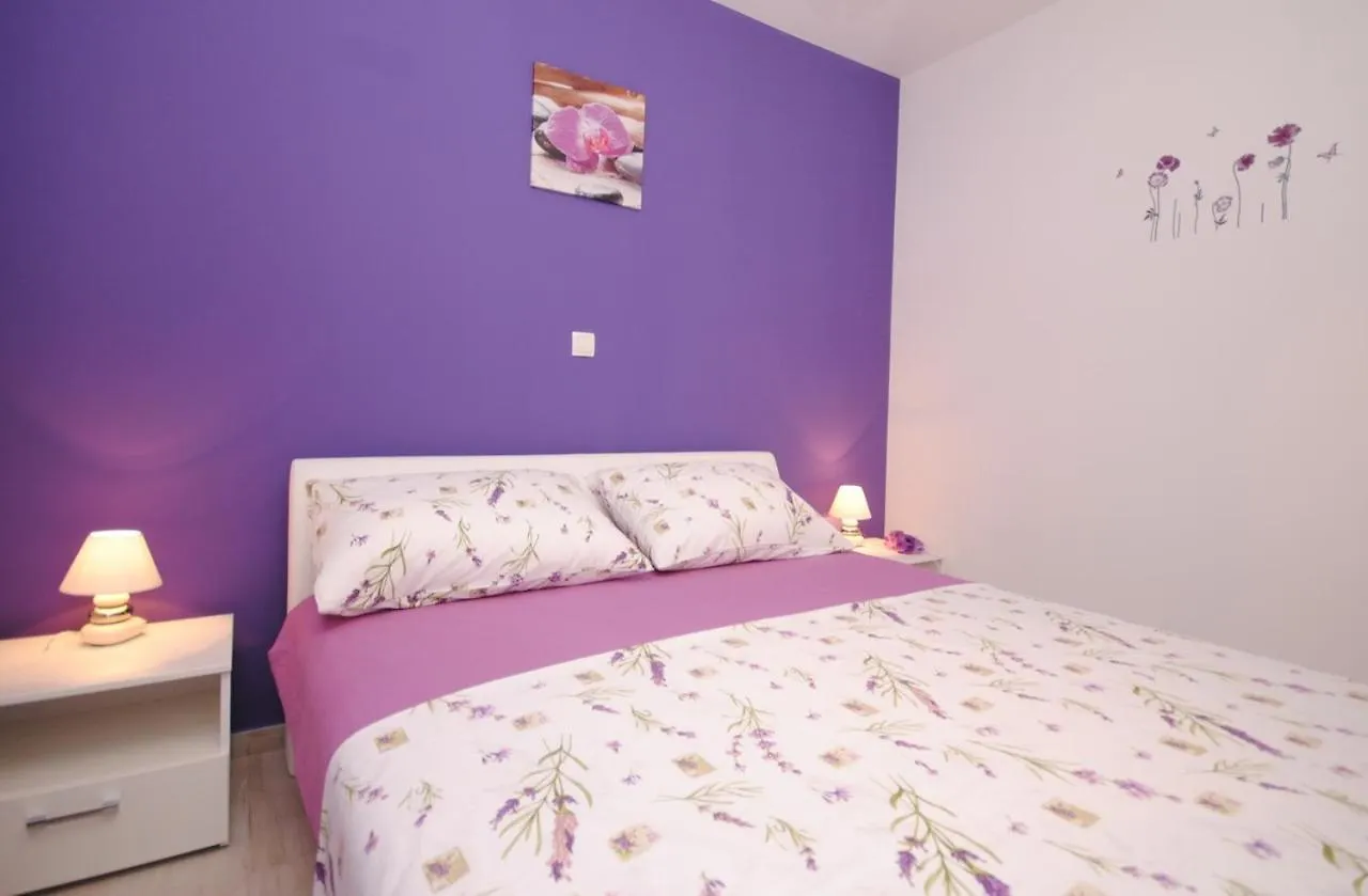 Holiday Apartments Lana Kastela