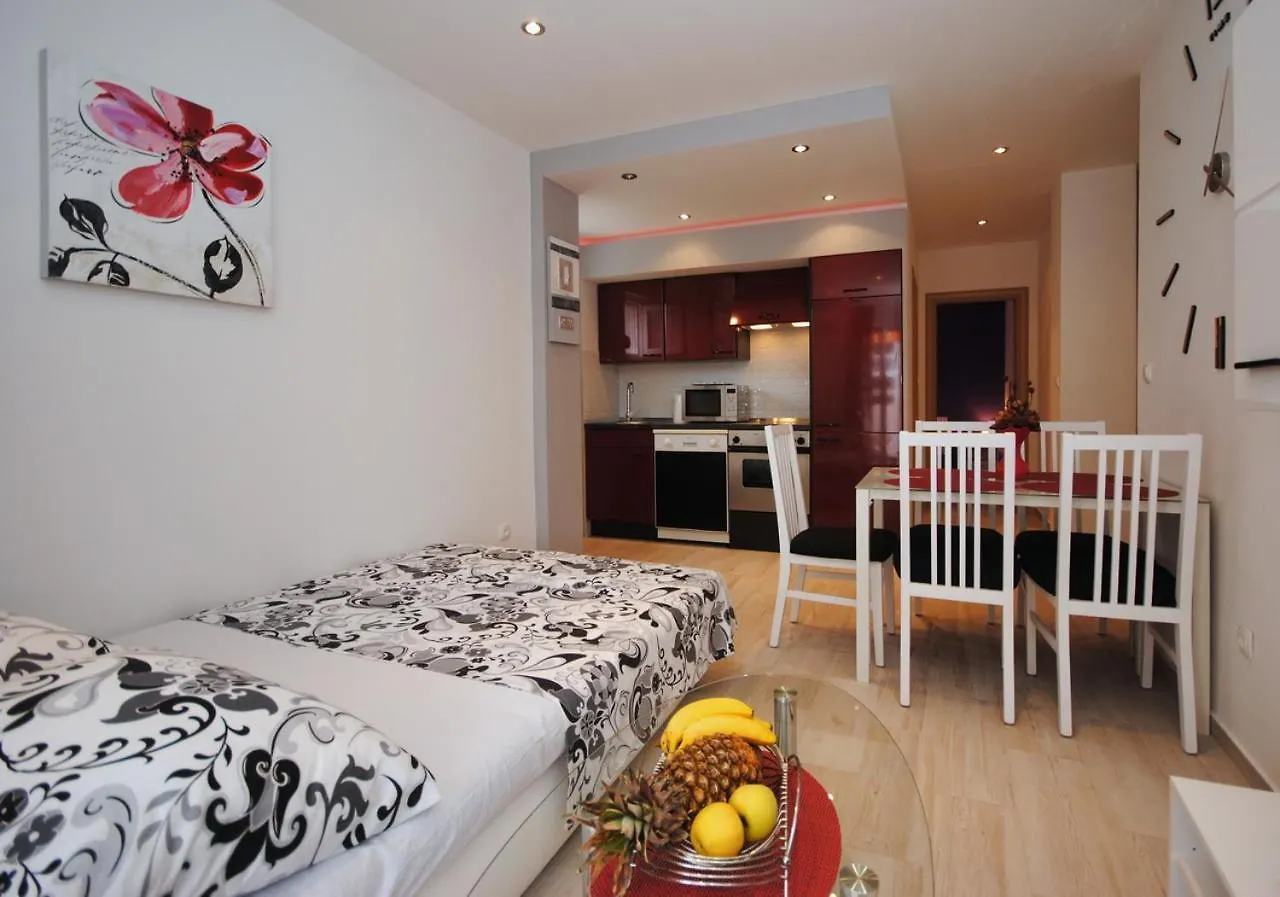 Holiday Apartments Lana Kastela