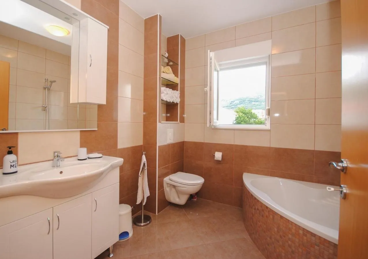 Holiday Apartments Lana Kastela